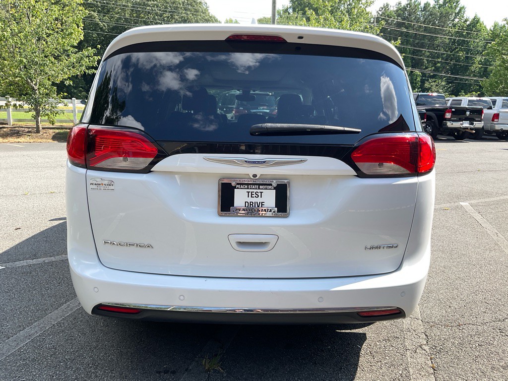 2018 Chrysler Pacifica Image 6