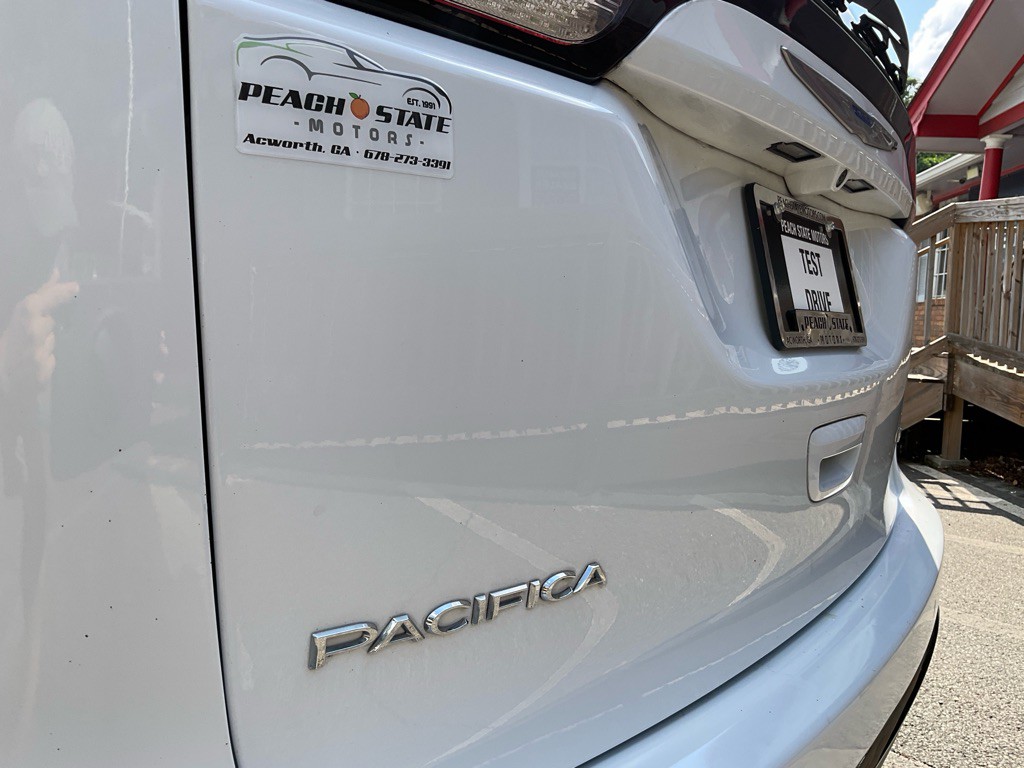 2018 Chrysler Pacifica Image 9