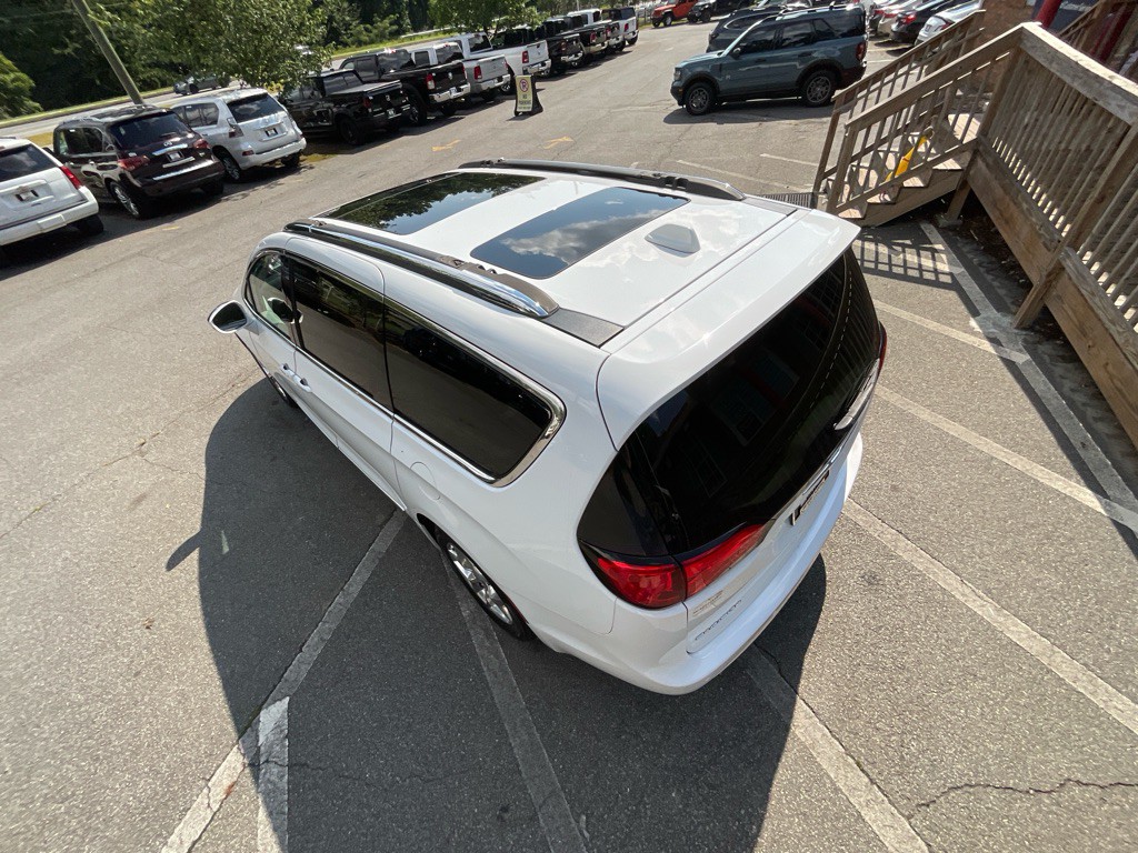 2018 Chrysler Pacifica Image 11