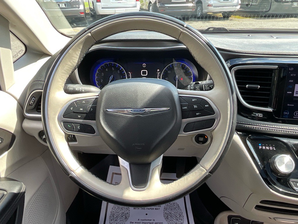 2018 Chrysler Pacifica Image 23