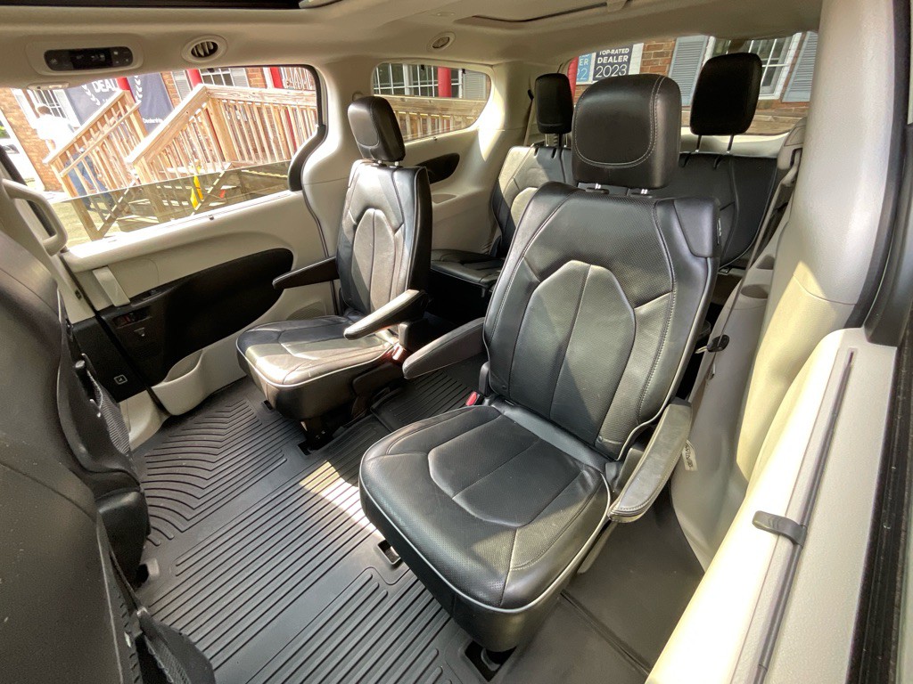 2018 Chrysler Pacifica Image 31