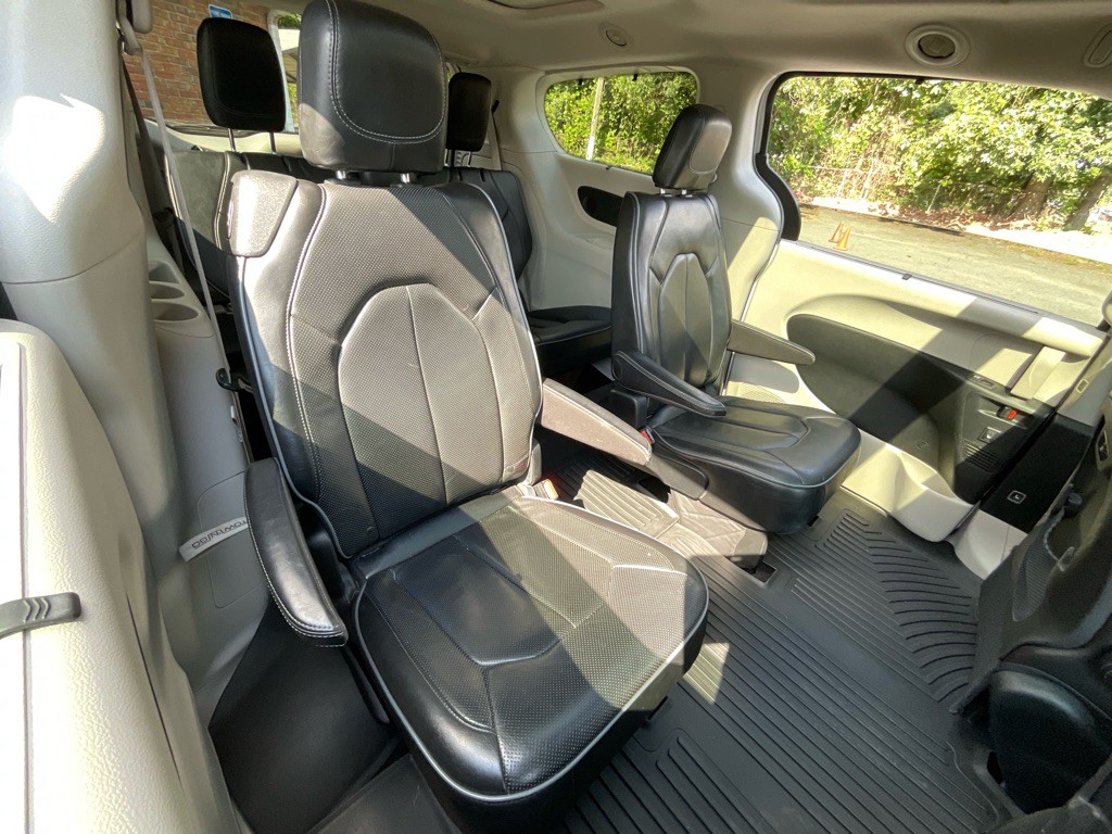 2018 Chrysler Pacifica Image 33