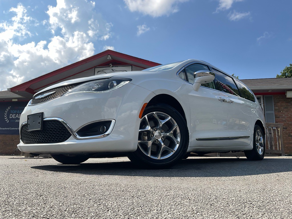 2018 Chrysler Pacifica Image 48