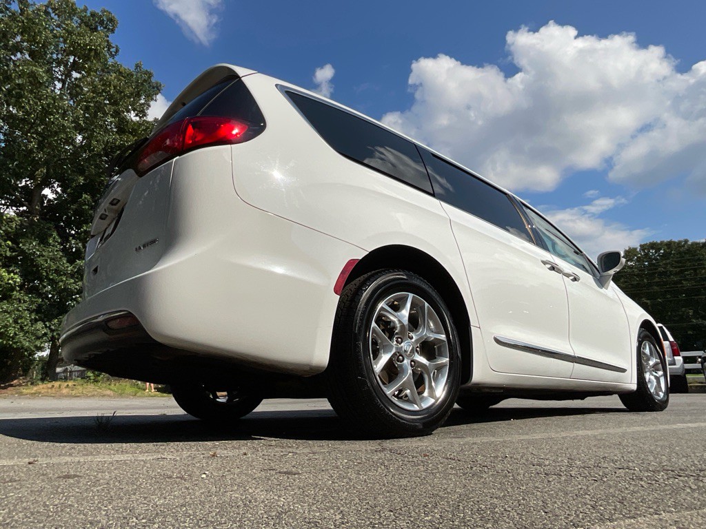 2018 Chrysler Pacifica Image 49