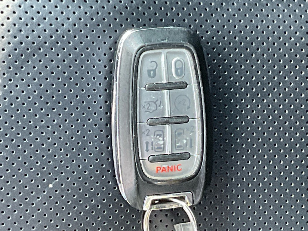 2018 Chrysler Pacifica Image 50