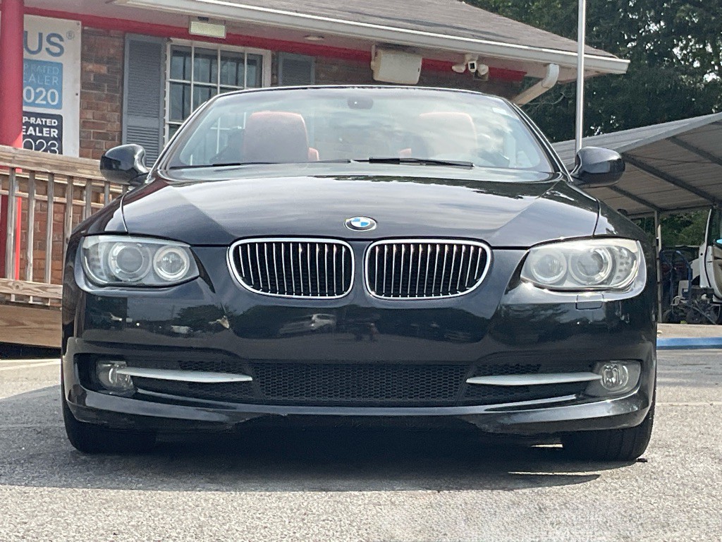 2013 BMW 3 Series Image 2