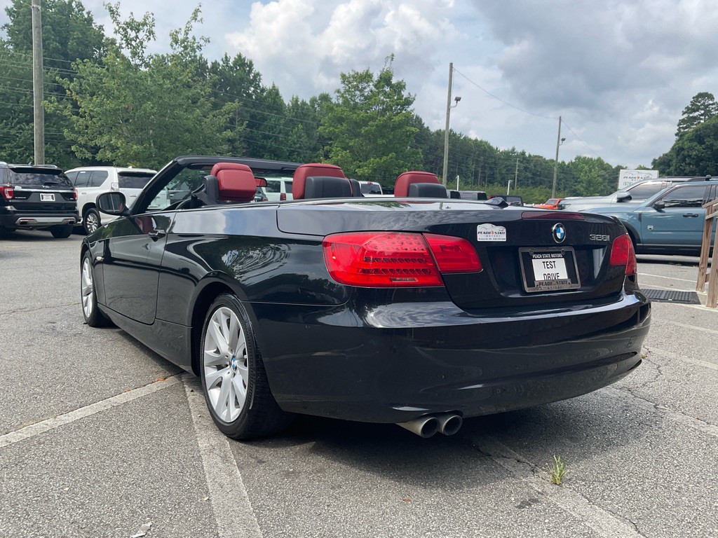 2013 BMW 3 Series Image 7
