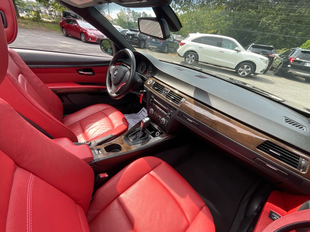 2013 BMW 3 Series Image 19
