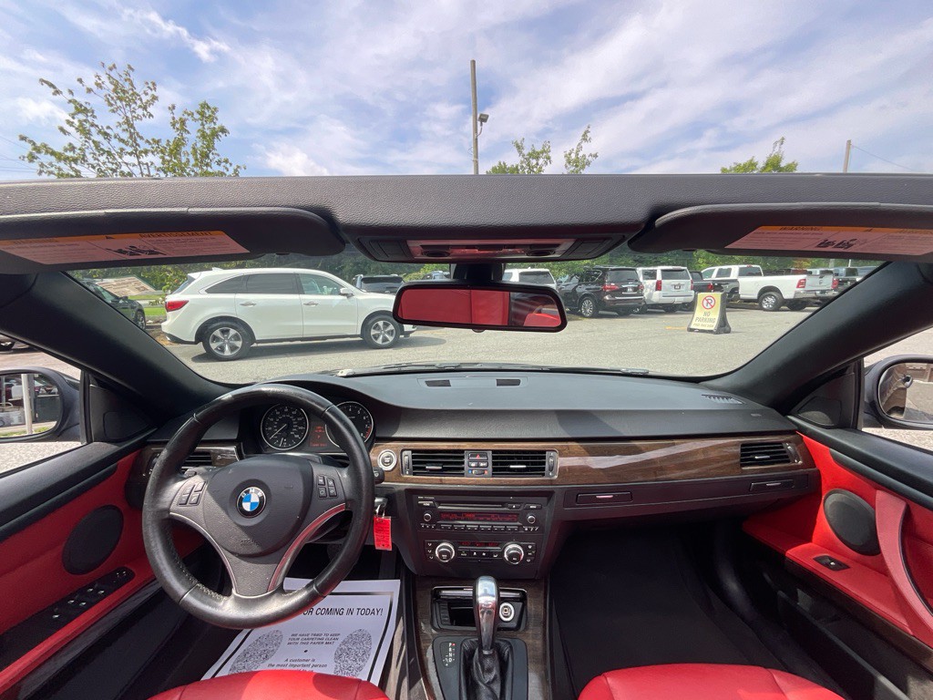 2013 BMW 3 Series Image 21