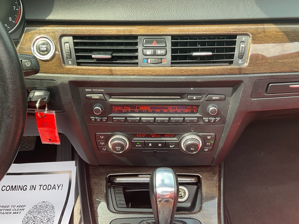 2013 BMW 3 Series Image 23