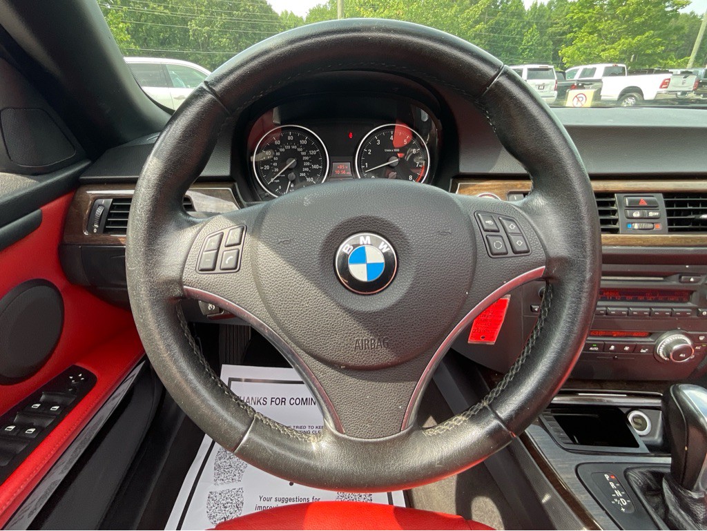 2013 BMW 3 Series Image 25