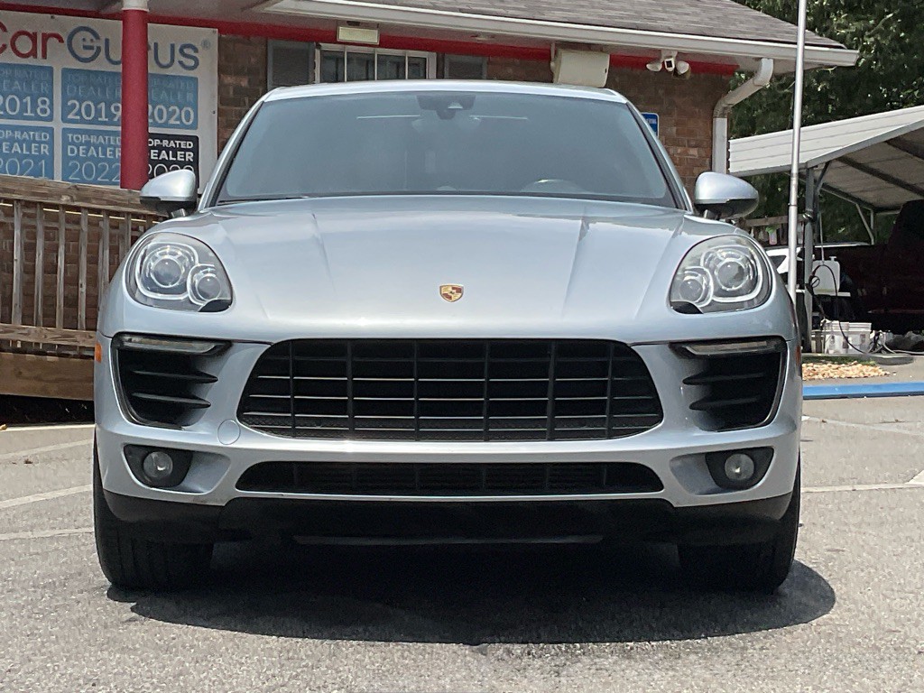 2018 Porsche Macan Image 2