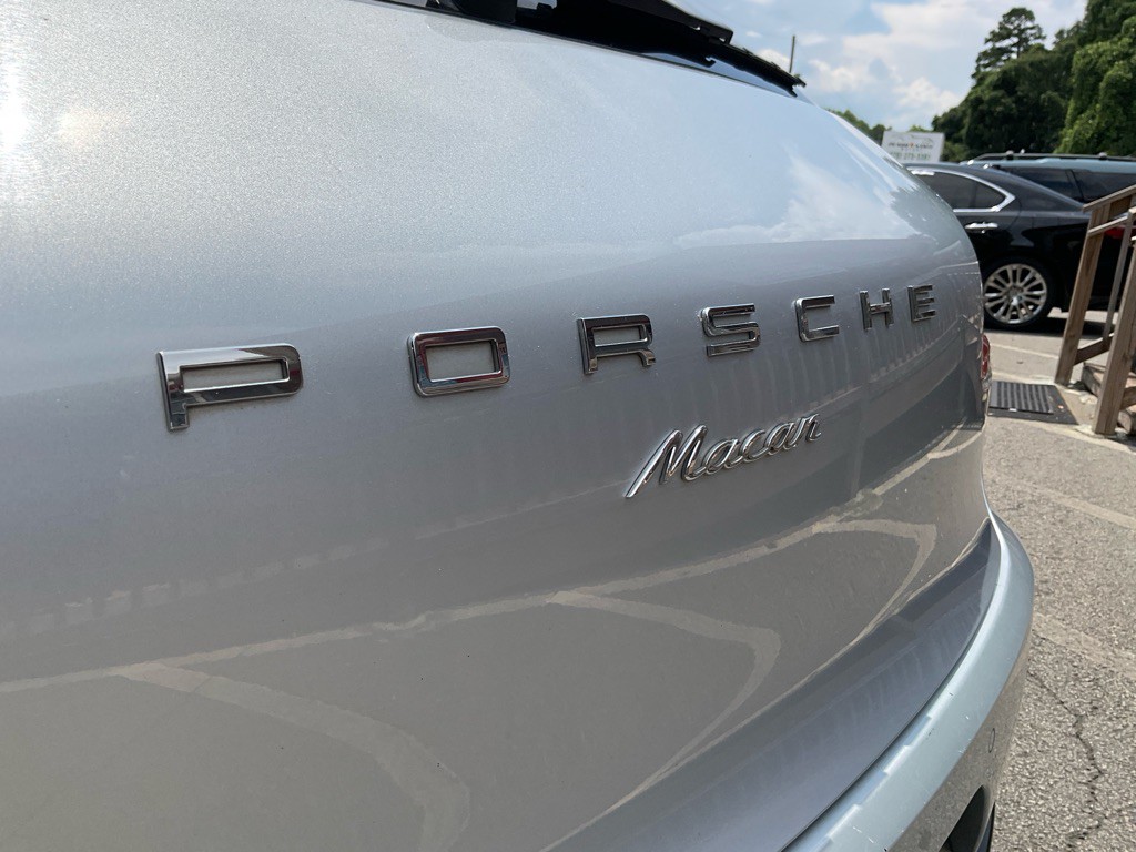 2018 Porsche Macan Image 9