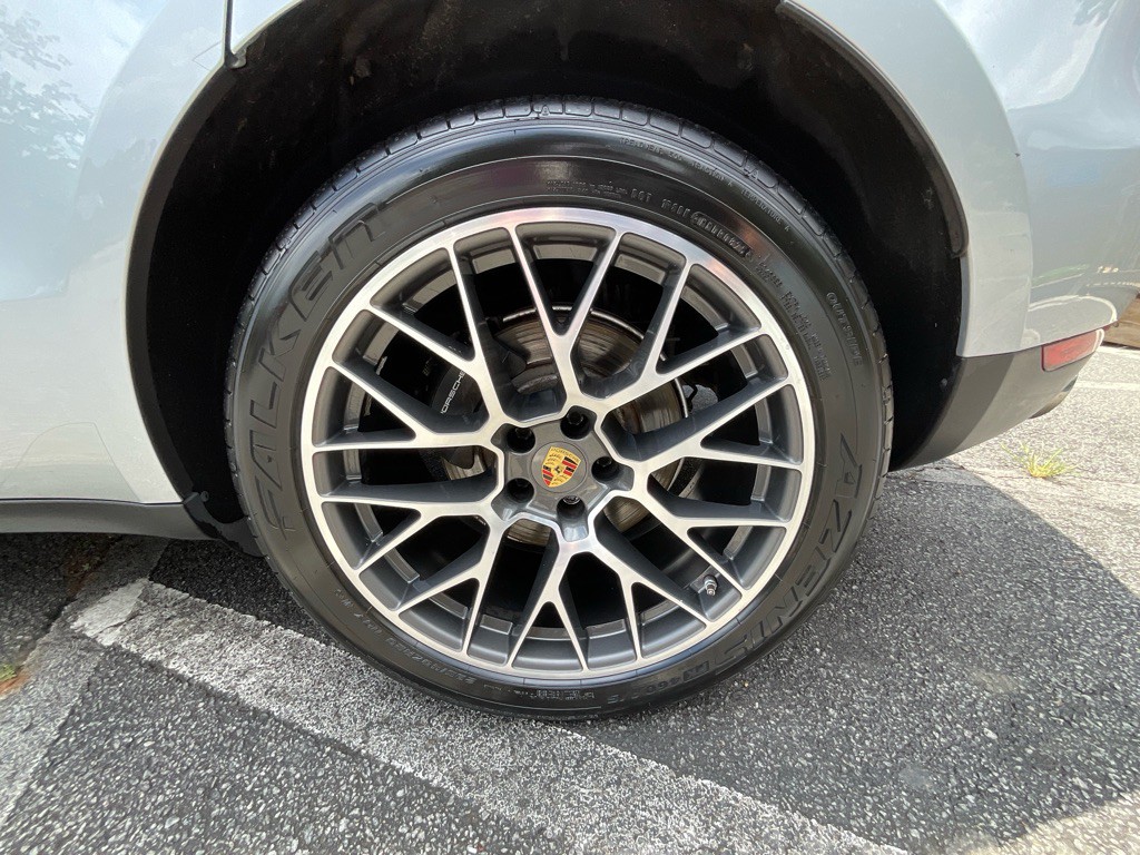 2018 Porsche Macan Image 11