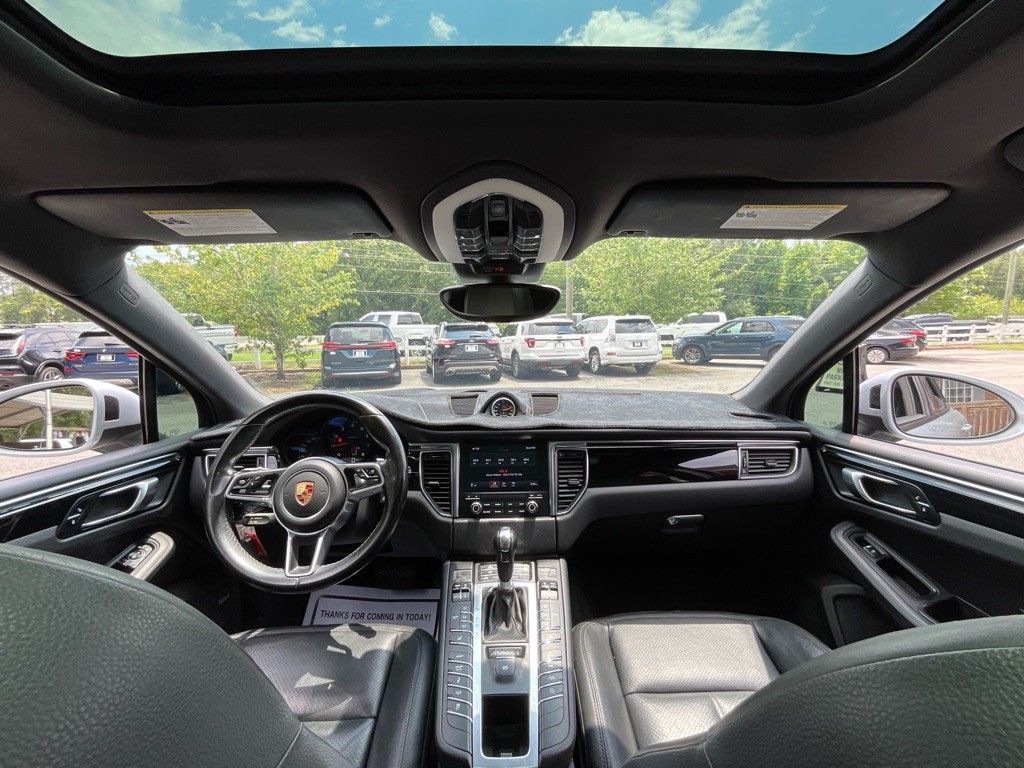 2018 Porsche Macan Image 19