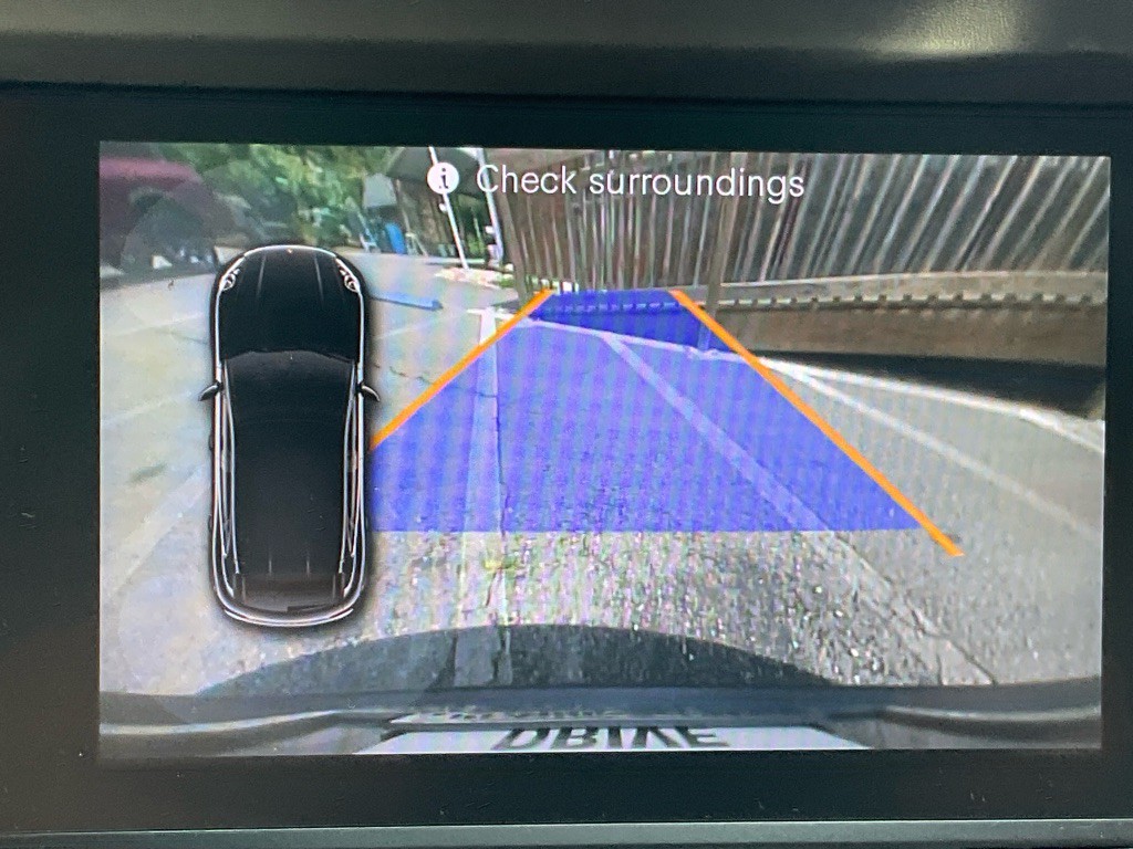 2018 Porsche Macan Image 25