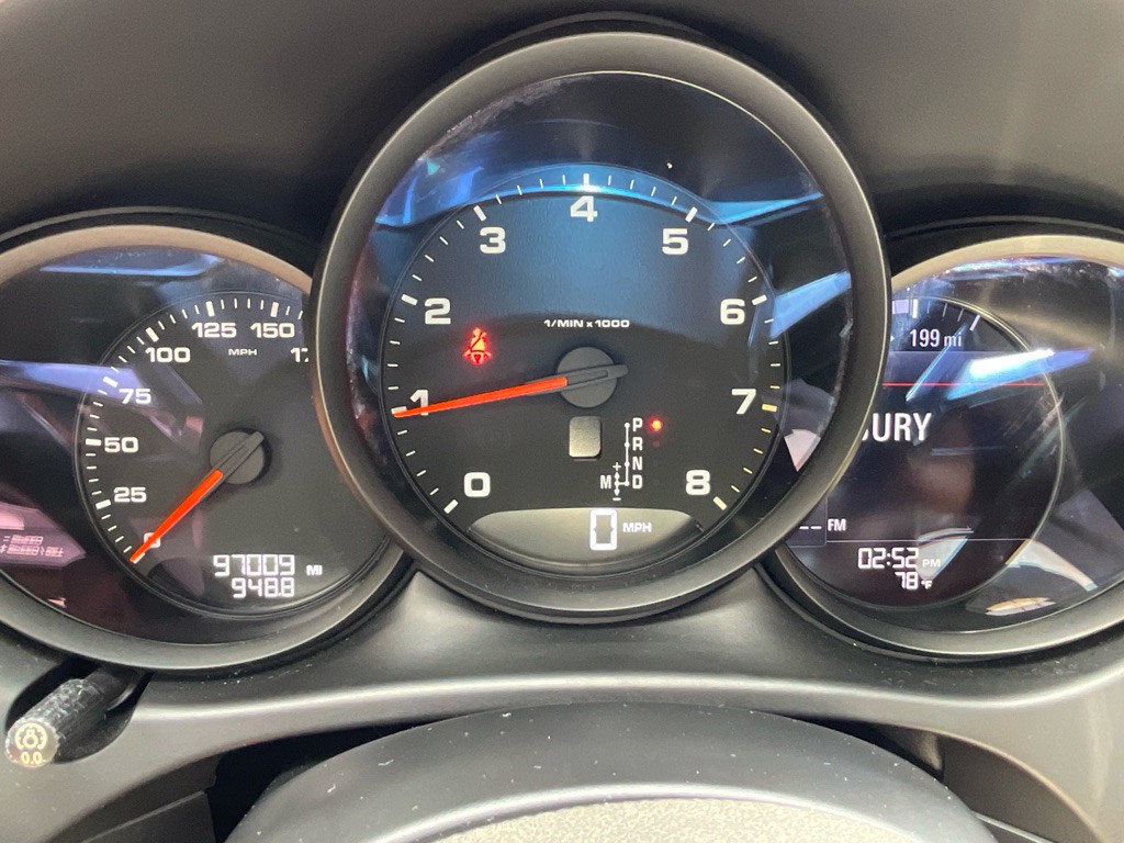 2018 Porsche Macan Image 27