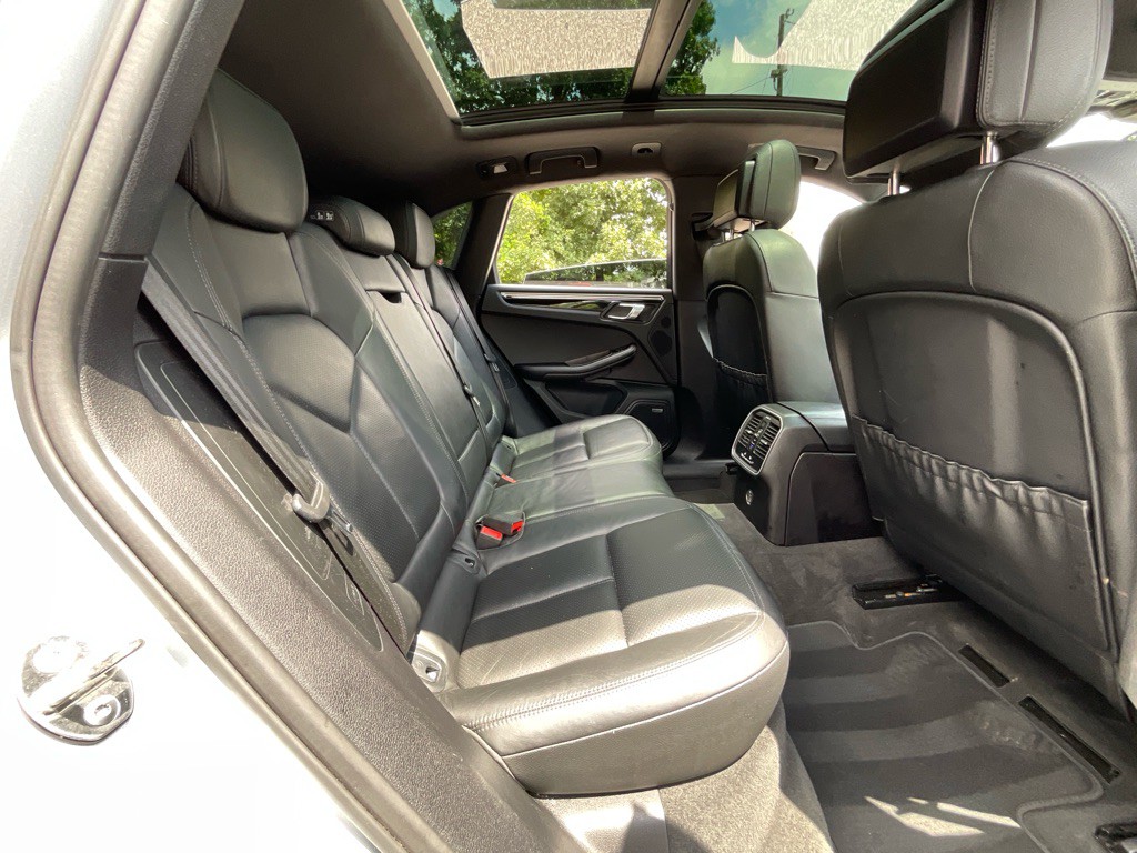 2018 Porsche Macan Image 33