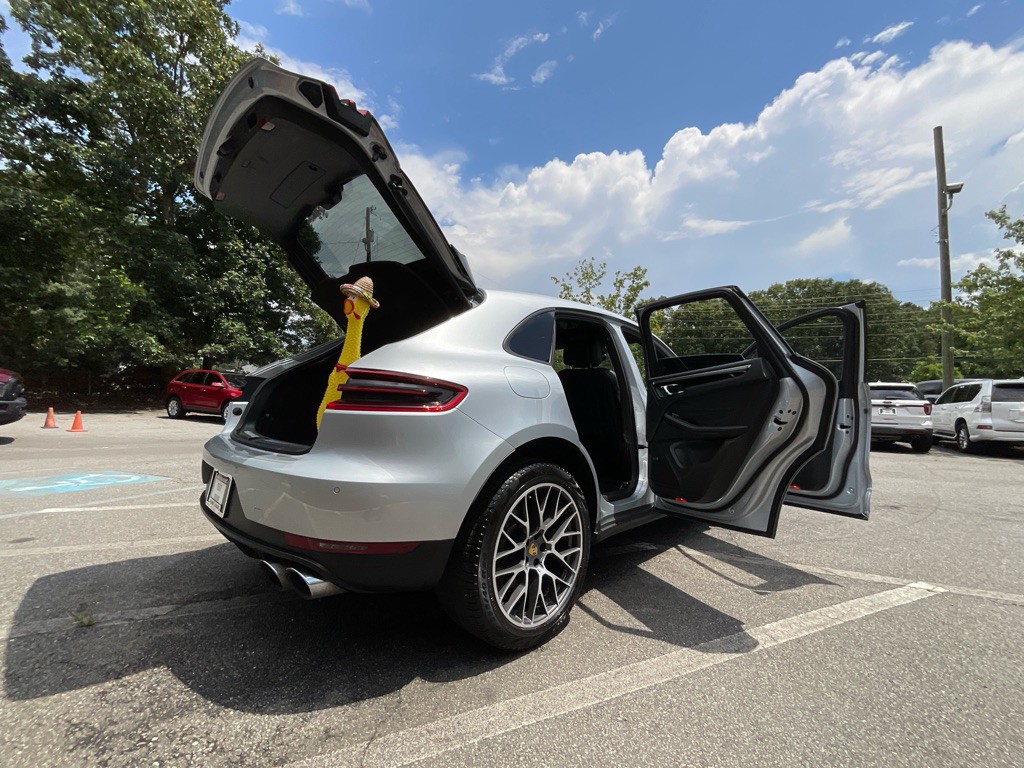 2018 Porsche Macan Image 38