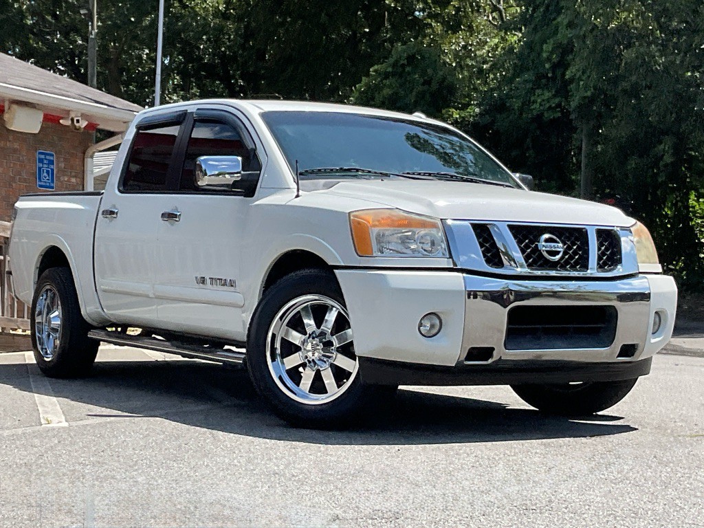 2015 Nissan Titan Image 3