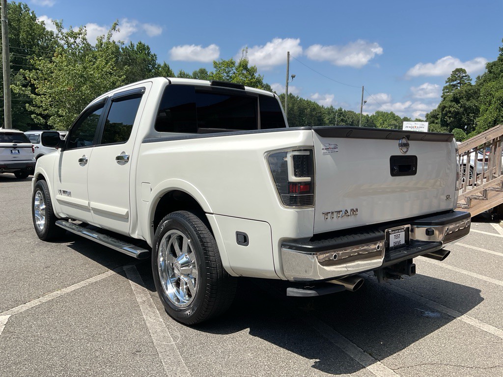 2015 Nissan Titan Image 7