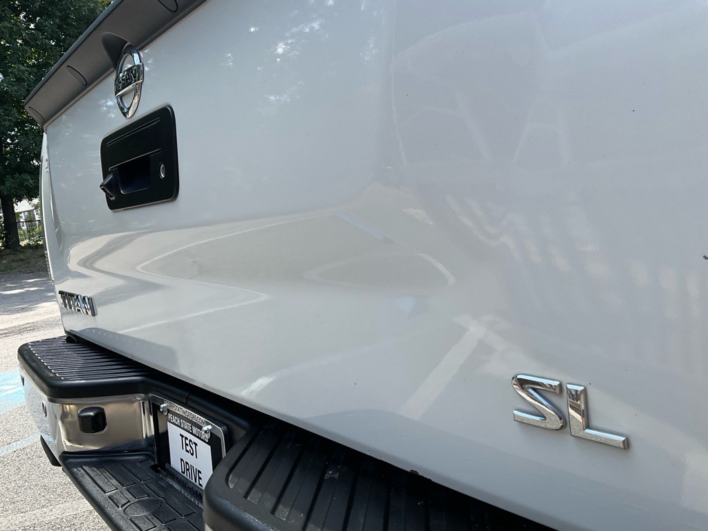 2015 Nissan Titan Image 10