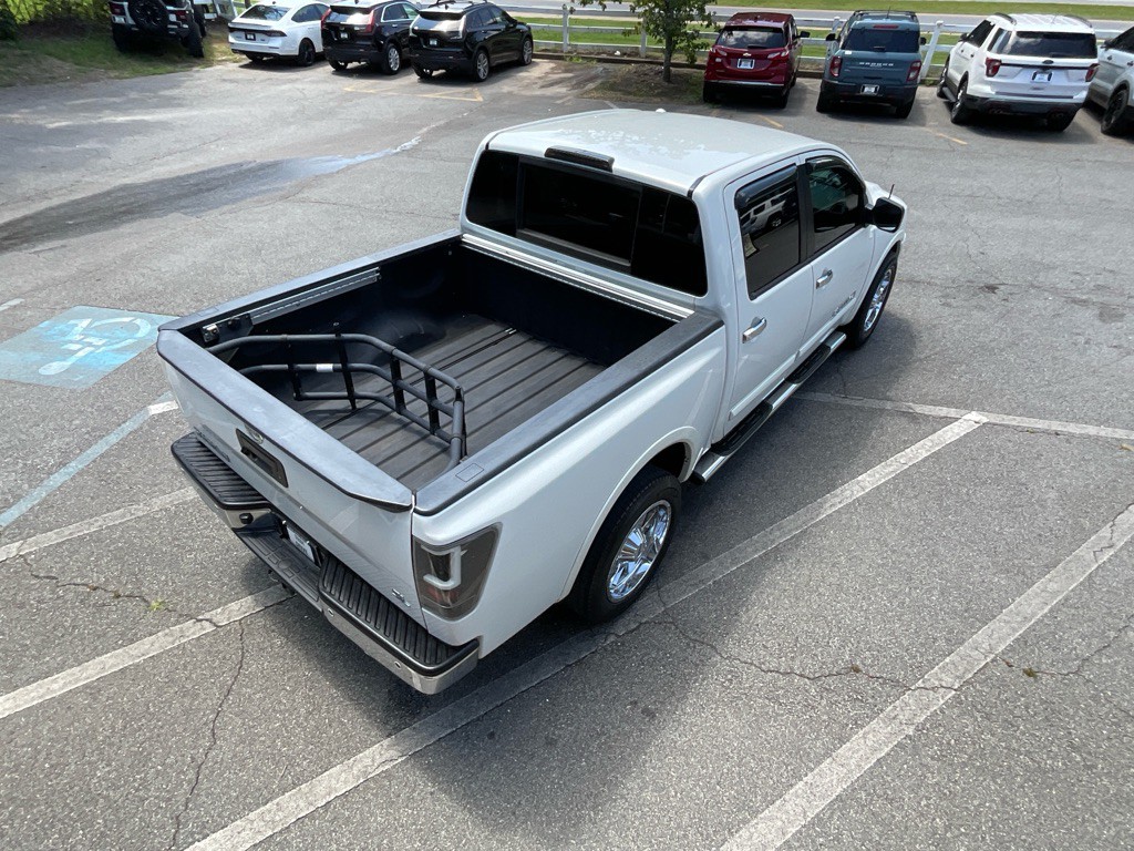 2015 Nissan Titan Image 12