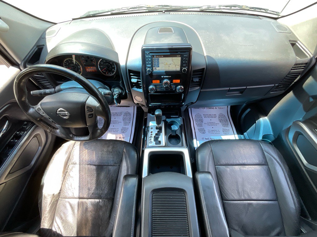 2015 Nissan Titan Image 21
