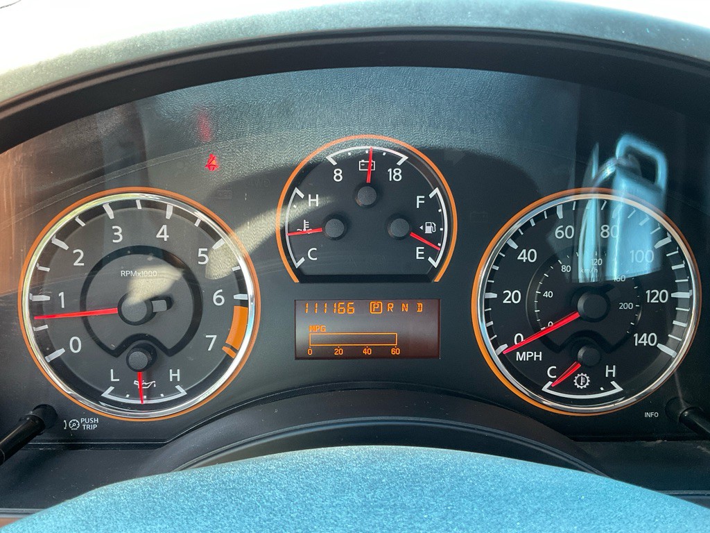 2015 Nissan Titan Image 26