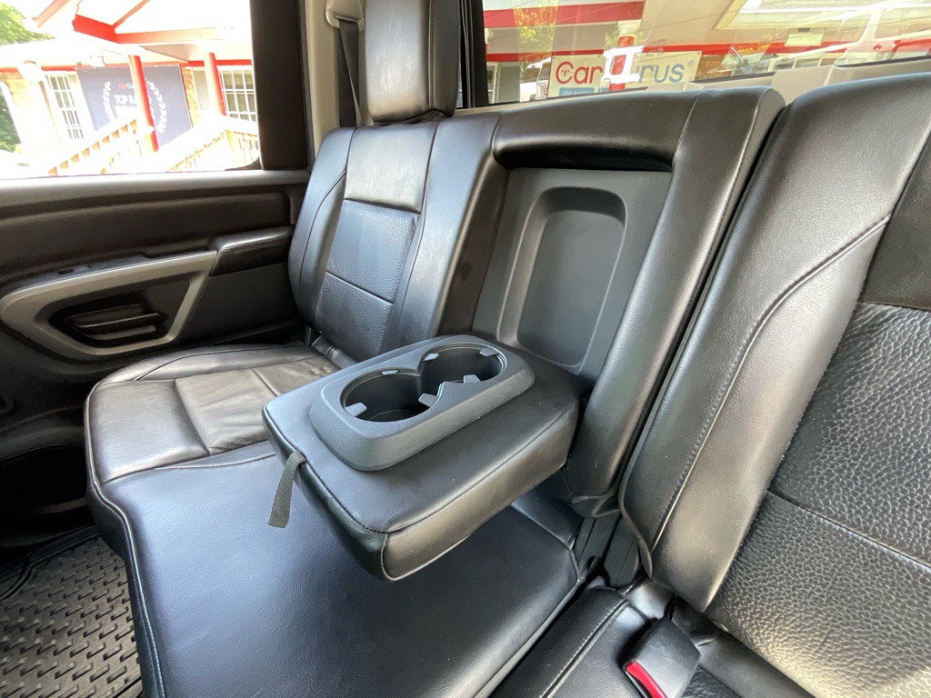 2015 Nissan Titan Image 35
