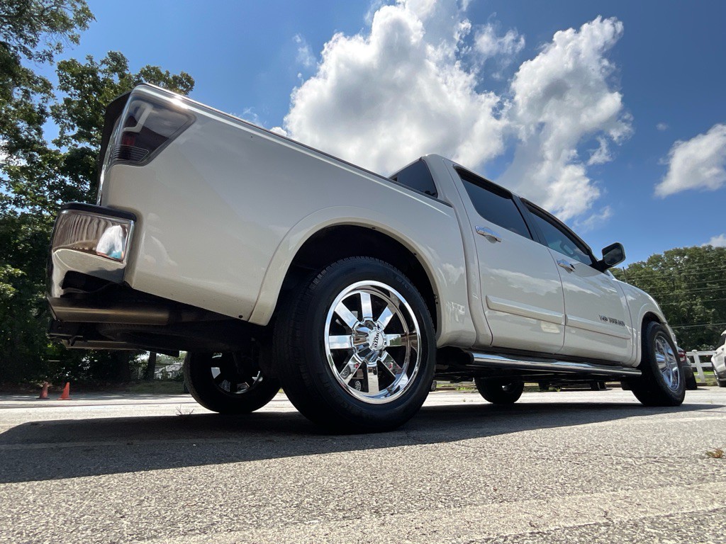 2015 Nissan Titan Image 49