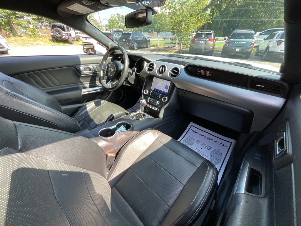 2020 Ford Mustang Image 17