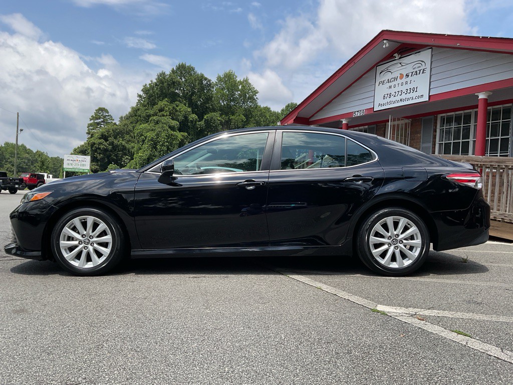 2020 Toyota Camry Image 8