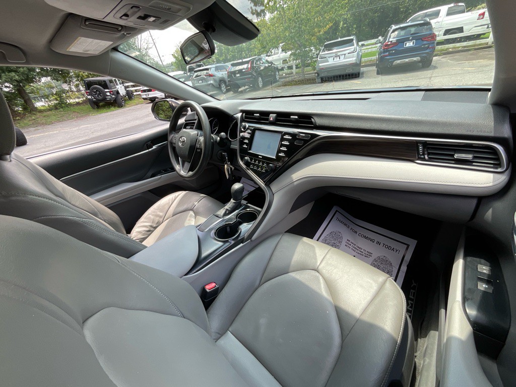 2020 Toyota Camry Image 18