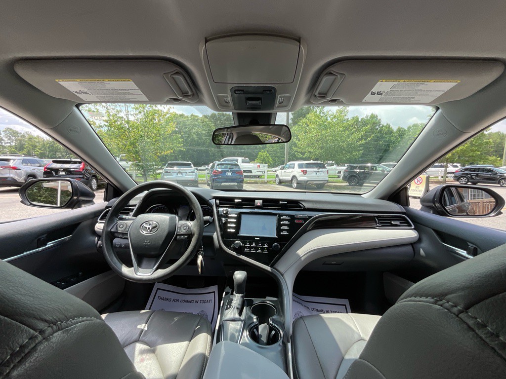 2020 Toyota Camry Image 20