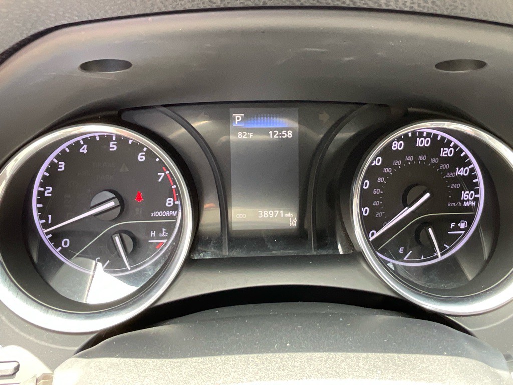 2020 Toyota Camry Image 25