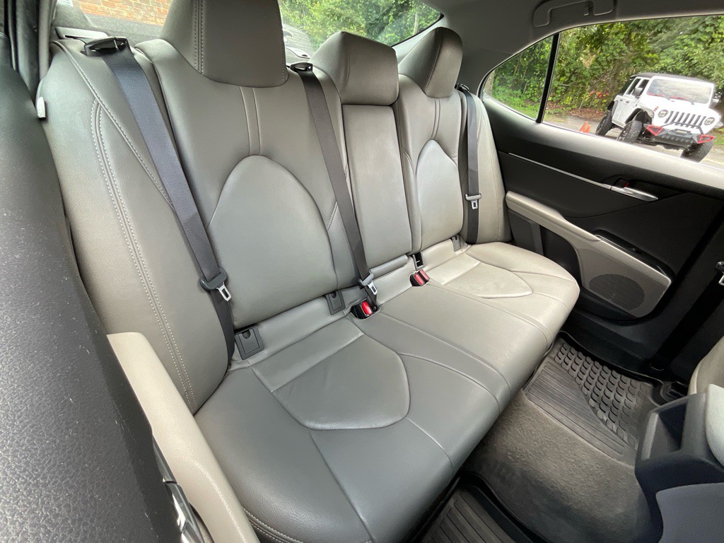 2020 Toyota Camry Image 32