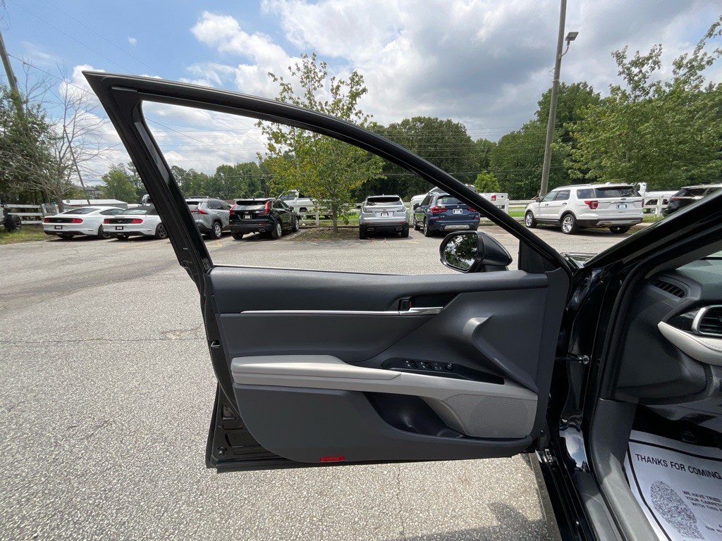 2020 Toyota Camry Image 37