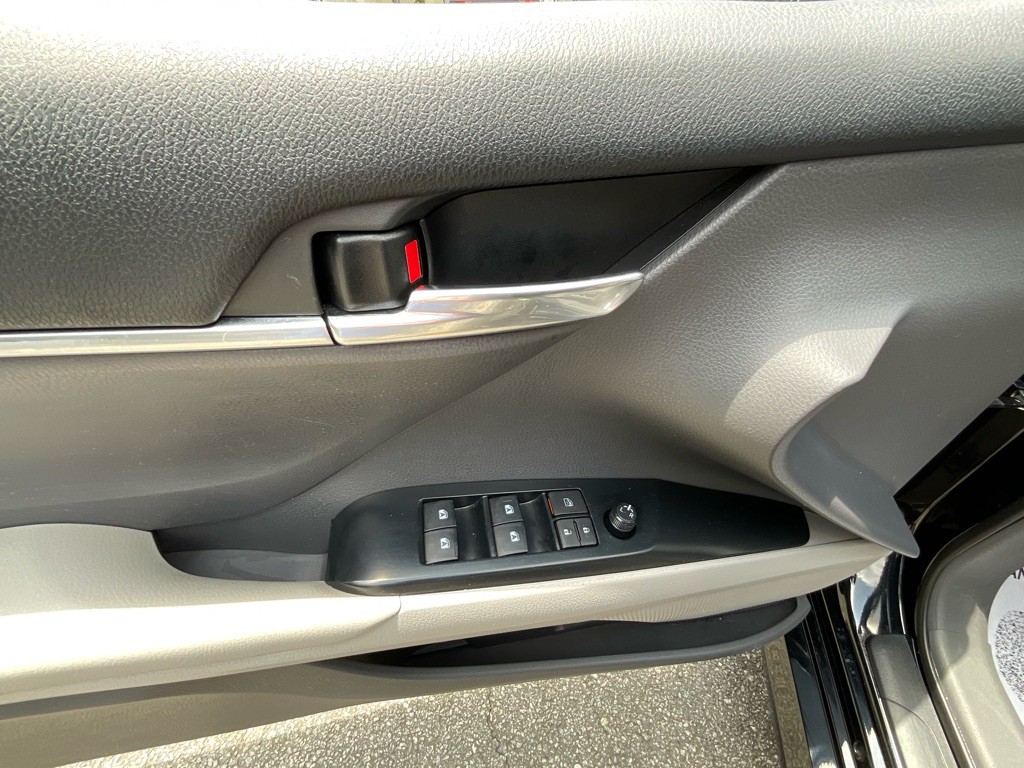 2020 Toyota Camry Image 38