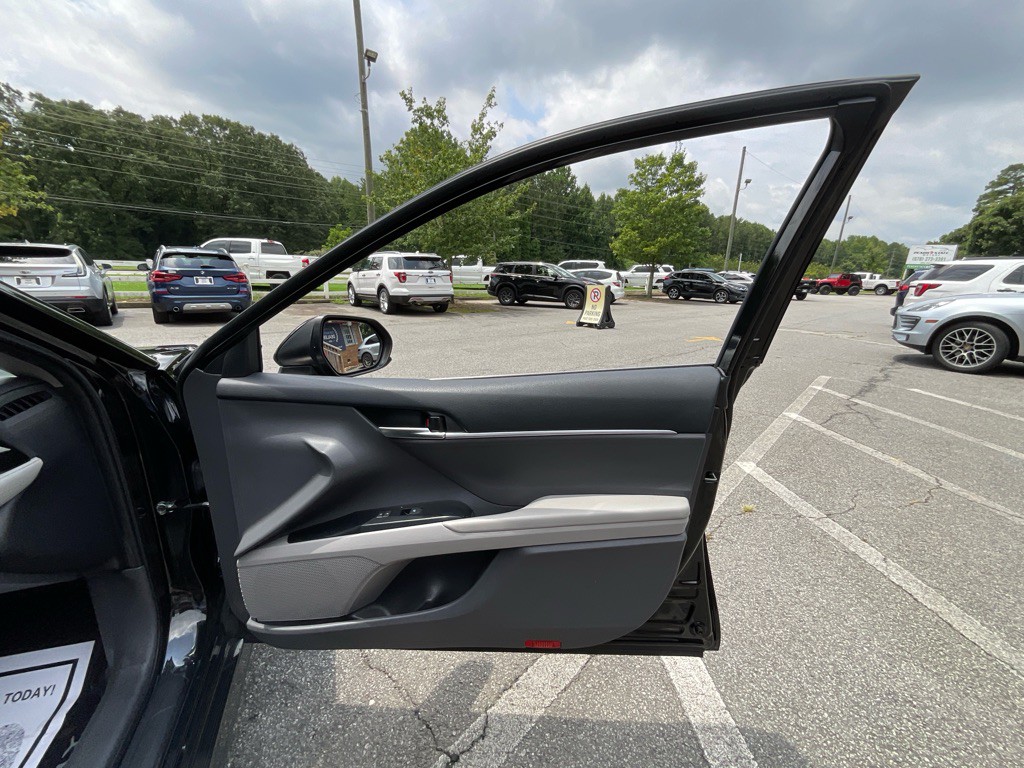 2020 Toyota Camry Image 41