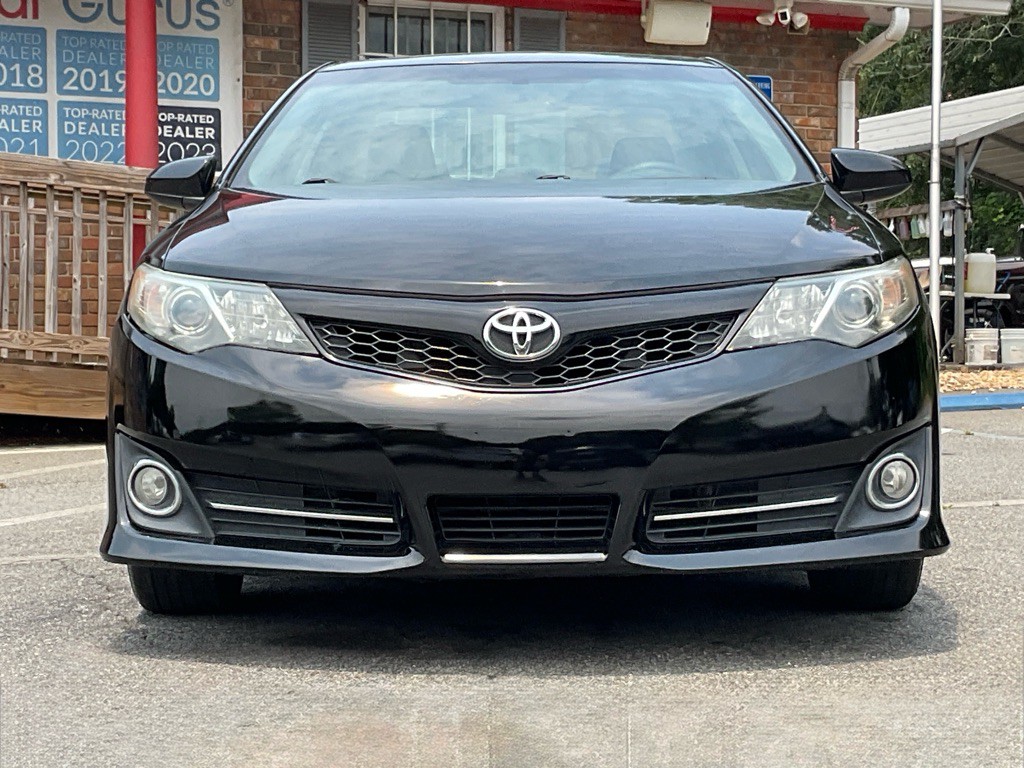 2012 Toyota Camry Image 2