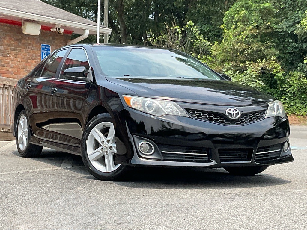 2012 Toyota Camry Image 3