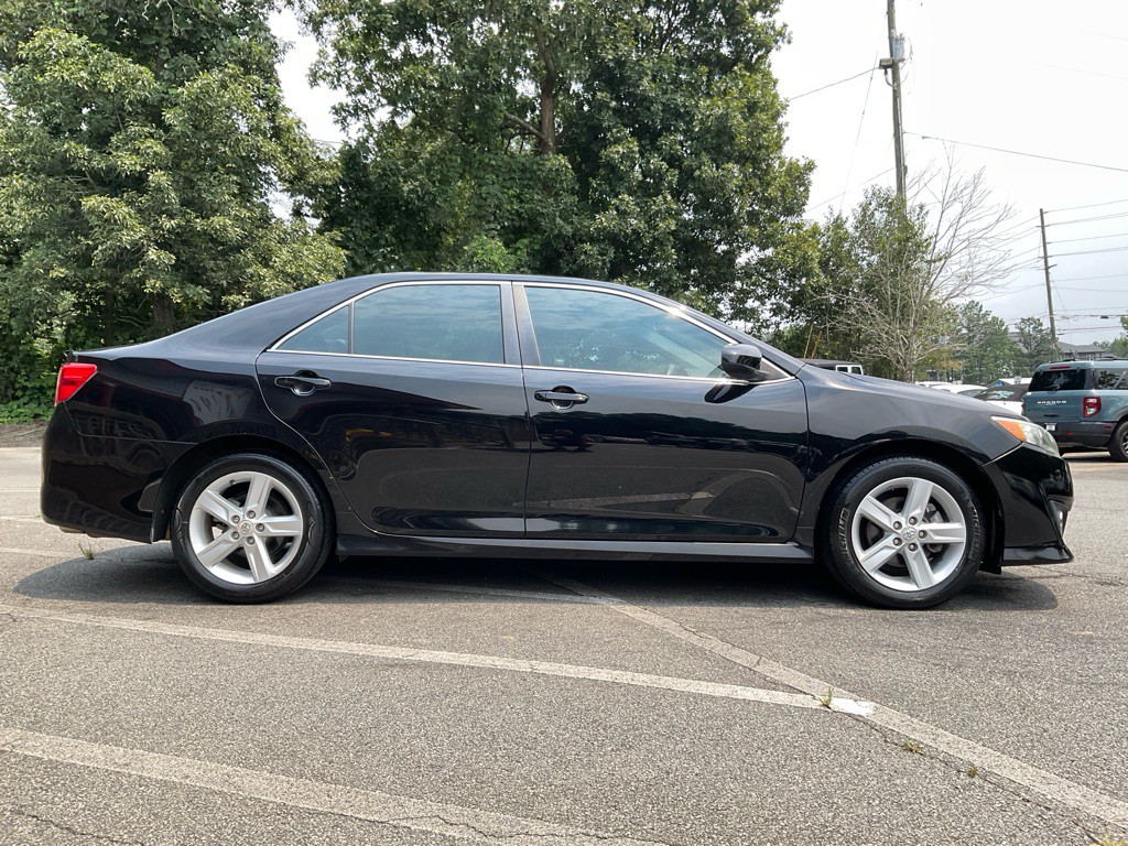 2012 Toyota Camry Image 4