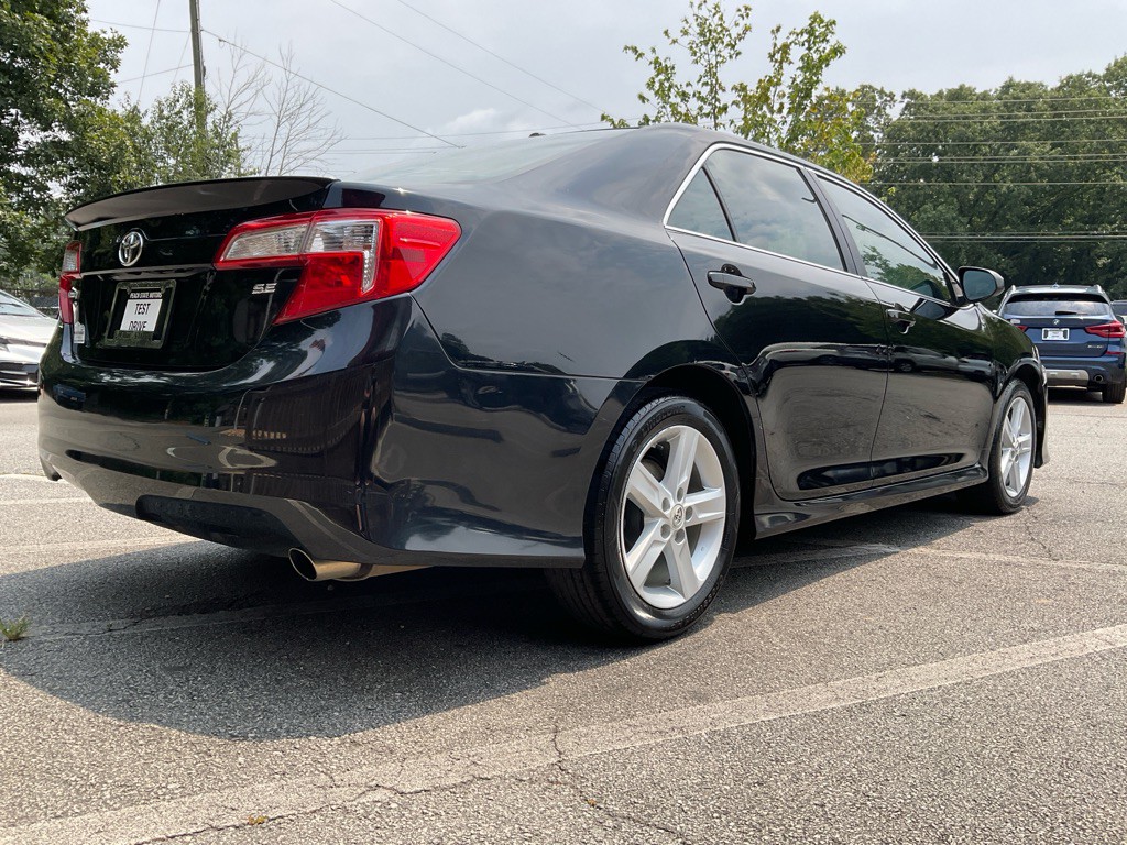 2012 Toyota Camry Image 5