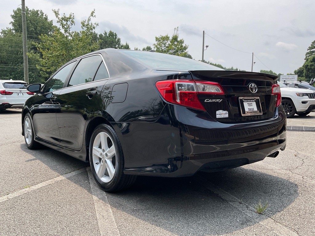 2012 Toyota Camry Image 7