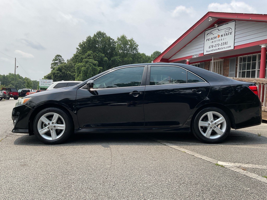 2012 Toyota Camry Image 8