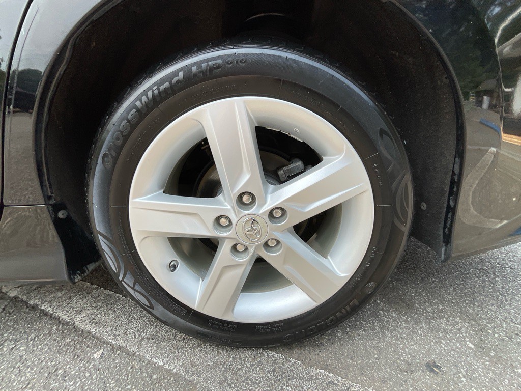 2012 Toyota Camry Image 12