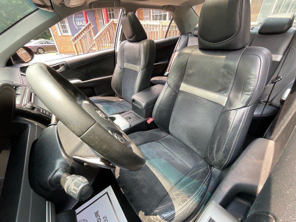 2012 Toyota Camry Image 16