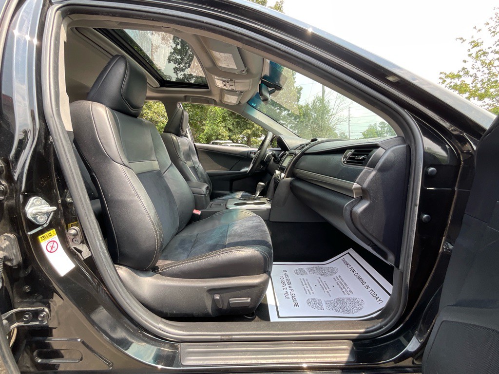 2012 Toyota Camry Image 17
