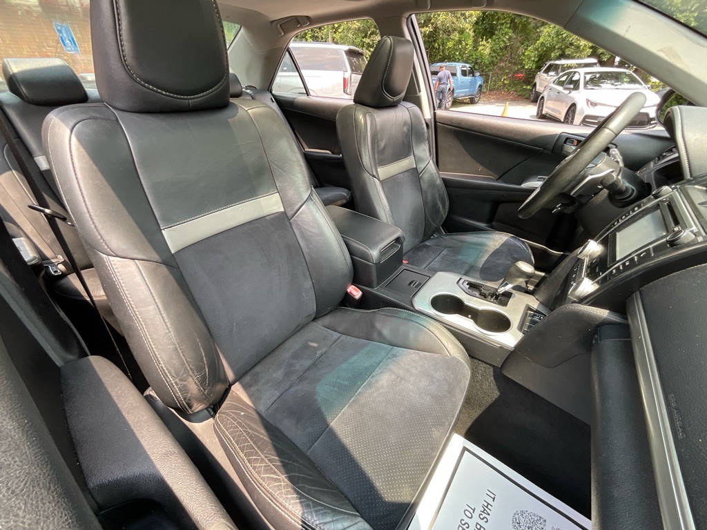 2012 Toyota Camry Image 19